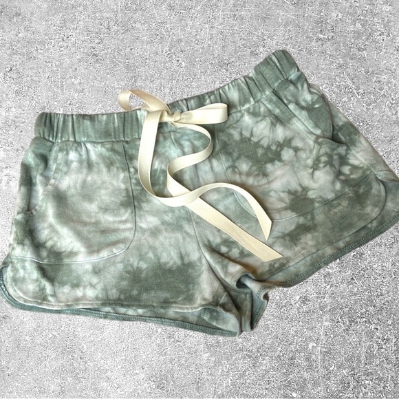 🦄 Forever 21 Tie-Dye Shorts Mint Green and Sage Small - Picture 1 of 8